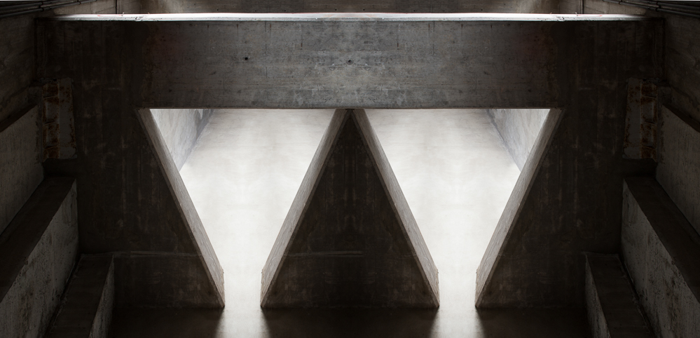 Inside the pyramid (Aspect ratio 2x1)