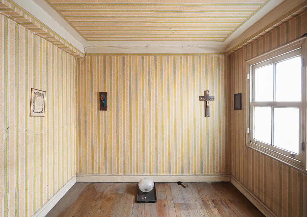 Mystic room (Aspect ratio 1,40x1)