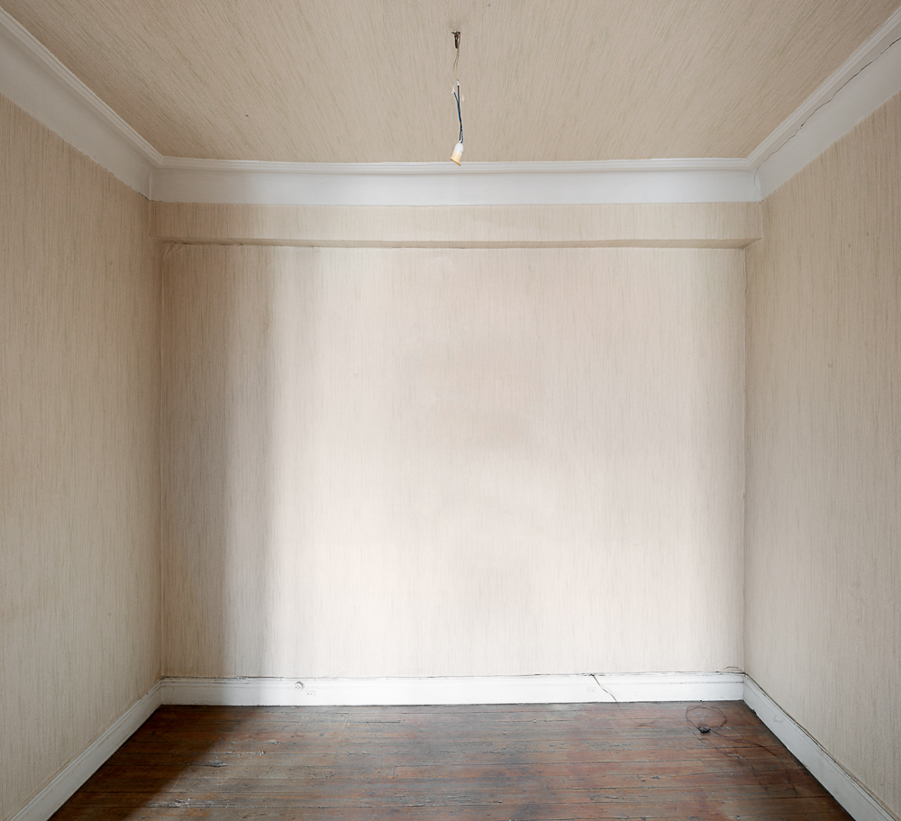 Room with a bulb(Aspect ratio 1,10x1)