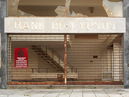 <div></div>